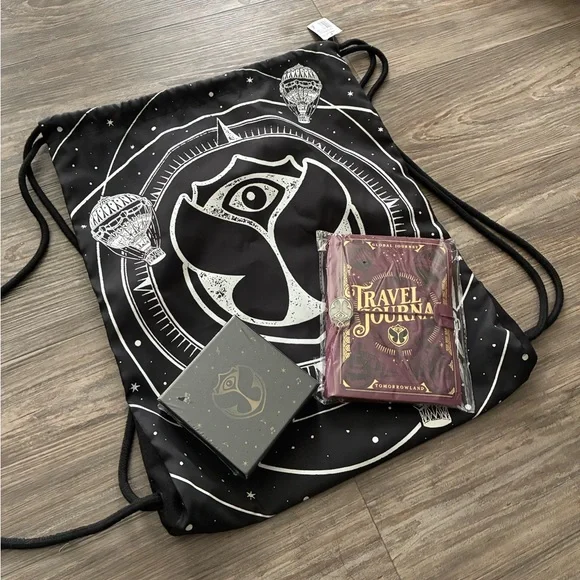 NWT- Tomorrowland 2025 drawstring bag & Goodies - Picture 2 of 9